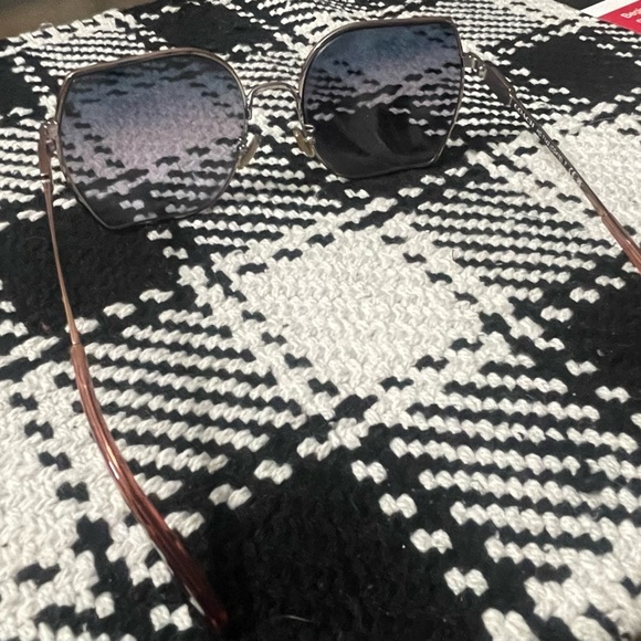 Coach Rose Gold Oversized Sunglasses - Picture 4 of 7